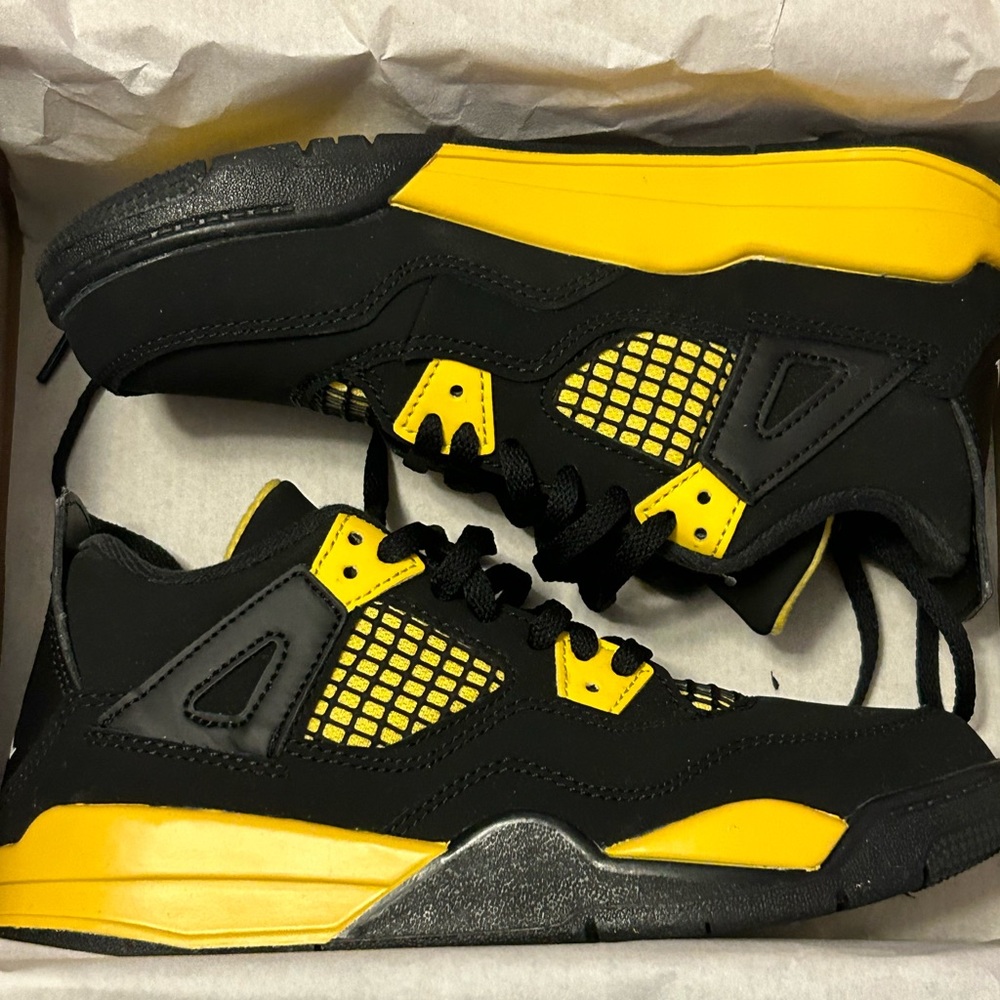 Jordan retro 4 Thunder size 1 (PS)
